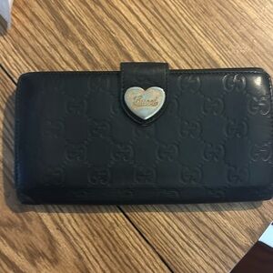 Gucci wallet black